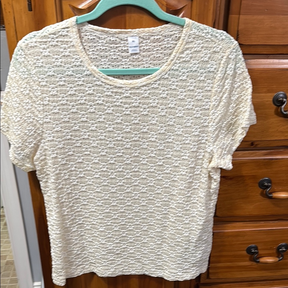 Old Navy Cream Textured Short Sleeve T-Shirt